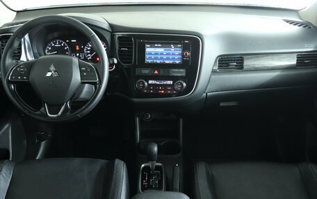 Mitsubishi Outlander III рестайлинг 3, 2016 год, 1 849 000 рублей, 23 фотография