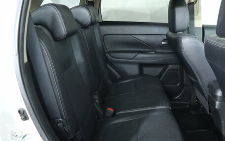 Mitsubishi Outlander III рестайлинг 3, 2016 год, 1 849 000 рублей, 28 фотография