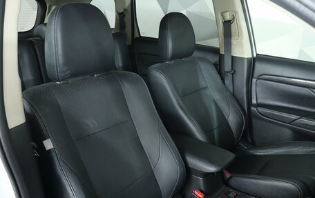 Mitsubishi Outlander III рестайлинг 3, 2016 год, 1 849 000 рублей, 27 фотография