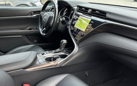 Toyota Camry, 2018 год, 2 800 000 рублей, 8 фотография