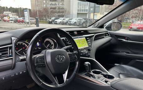 Toyota Camry, 2018 год, 2 800 000 рублей, 9 фотография