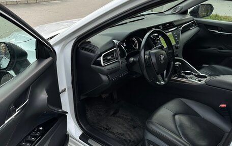 Toyota Camry, 2018 год, 2 800 000 рублей, 11 фотография