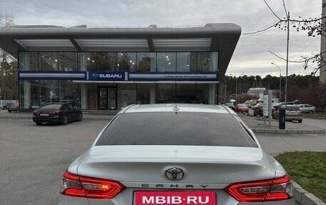 Toyota Camry, 2018 год, 2 800 000 рублей, 4 фотография