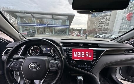 Toyota Camry, 2018 год, 2 800 000 рублей, 6 фотография