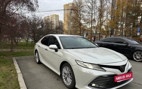 Toyota Camry, 2018 год, 2 800 000 рублей, 2 фотография