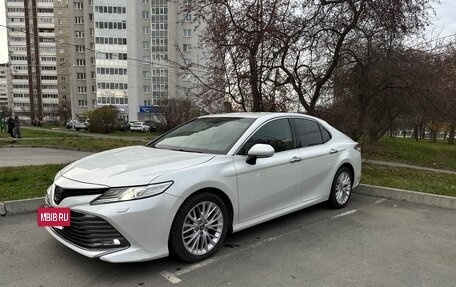 Toyota Camry, 2018 год, 2 800 000 рублей, 3 фотография