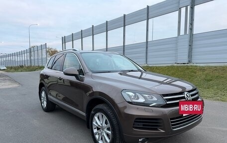 Volkswagen Touareg III, 2011 год, 2 400 000 рублей, 4 фотография
