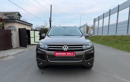 Volkswagen Touareg III, 2011 год, 2 400 000 рублей, 3 фотография