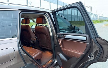 Volkswagen Touareg III, 2011 год, 2 400 000 рублей, 25 фотография