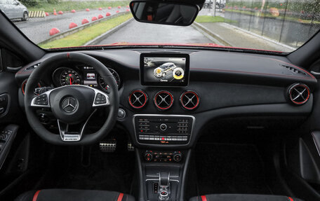 Mercedes-Benz GLA AMG, 2018 год, 2 890 000 рублей, 14 фотография