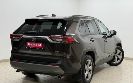 Toyota RAV4, 2020 год, 3 100 000 рублей, 4 фотография
