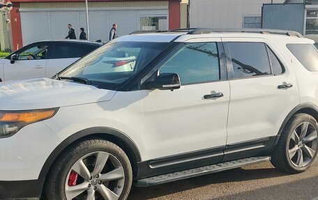 Ford Explorer V рестайлинг, 2013 год, 2 000 000 рублей, 2 фотография