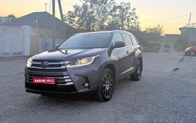 Toyota Highlander III, 2019 год, 3 200 000 рублей, 1 фотография