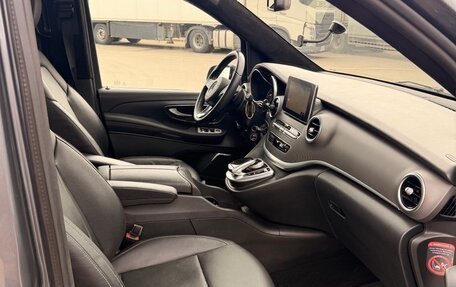 Mercedes-Benz V-Класс, 2017 год, 4 200 000 рублей, 9 фотография