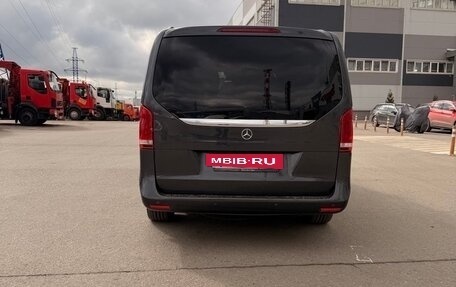 Mercedes-Benz V-Класс, 2017 год, 4 200 000 рублей, 3 фотография