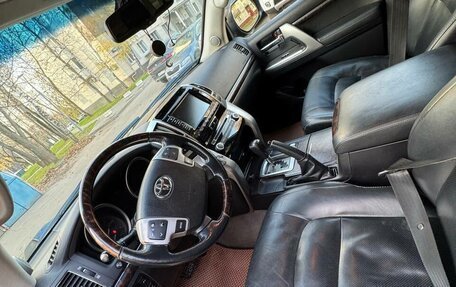 Toyota Land Cruiser 200, 2014 год, 3 100 000 рублей, 8 фотография