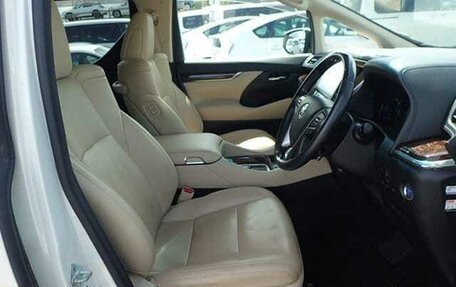 Toyota Alphard III, 2019 год, 4 450 000 рублей, 3 фотография