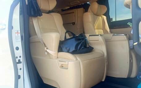 Toyota Alphard III, 2019 год, 4 450 000 рублей, 28 фотография