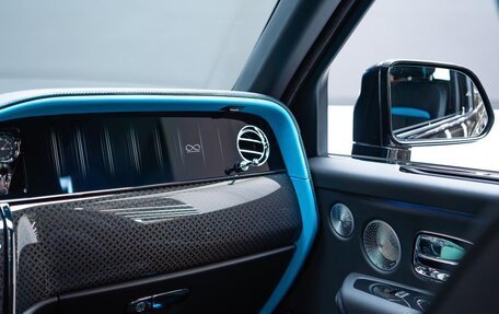Rolls-Royce Cullinan, 2026 год, 50 000 000 рублей, 16 фотография