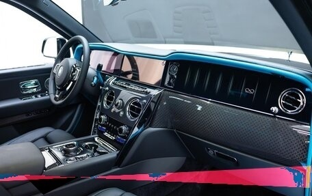 Rolls-Royce Cullinan, 2026 год, 50 000 000 рублей, 13 фотография