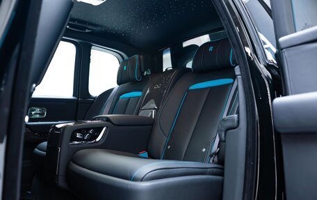 Rolls-Royce Cullinan, 2026 год, 50 000 000 рублей, 24 фотография