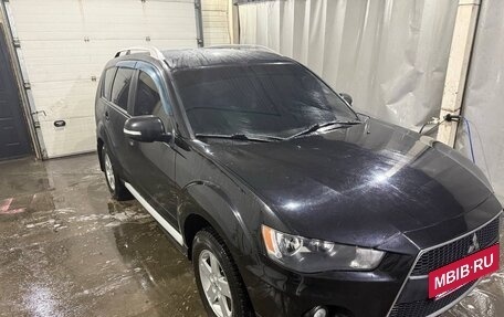 Mitsubishi Outlander III рестайлинг 3, 2010 год, 1 100 000 рублей, 4 фотография