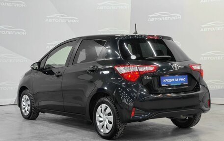 Toyota Vitz, 2018 год, 975 000 рублей, 3 фотография