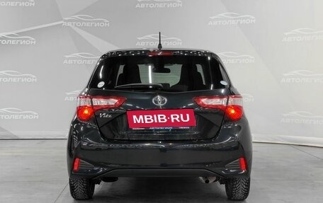 Toyota Vitz, 2018 год, 975 000 рублей, 4 фотография