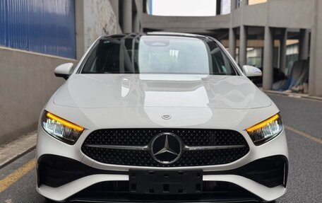 Mercedes-Benz A-Класс, 2023 год, 1 570 000 рублей, 2 фотография