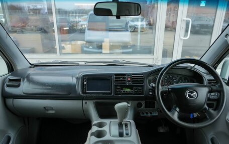 Mazda Bongo Friendee i рестайлинг, 2001 год, 400 000 рублей, 17 фотография