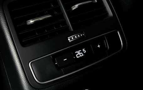 Audi A4, 2019 год, 1 900 000 рублей, 28 фотография