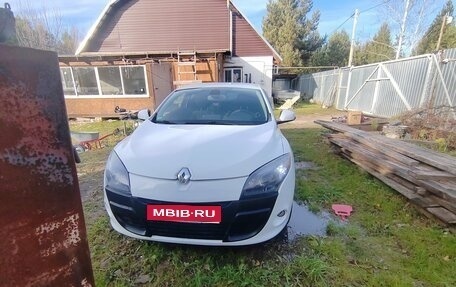 Renault Megane III рестайлинг, 2009 год, 700 000 рублей, 1 фотография