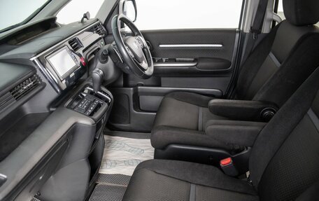Honda Stepwgn IV рестайлинг, 2017 год, 2 149 000 рублей, 12 фотография