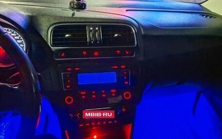 Volkswagen Polo VI (EU Market), 2011 год, 600 000 рублей, 12 фотография