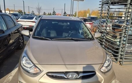Hyundai Solaris II рестайлинг, 2011 год, 700 000 рублей, 1 фотография
