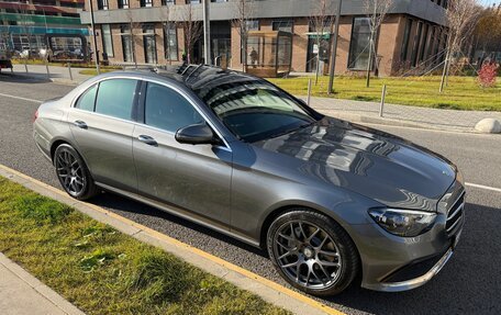 Mercedes-Benz E-Класс, 2020 год, 4 600 000 рублей, 2 фотография