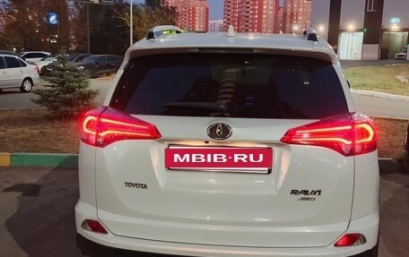 Toyota RAV4, 2019 год, 3 200 000 рублей, 3 фотография