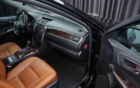Toyota Camry, 2016 год, 2 350 000 рублей, 15 фотография