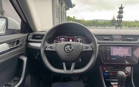 Skoda Superb III рестайлинг, 2022 год, 1 965 000 рублей, 9 фотография