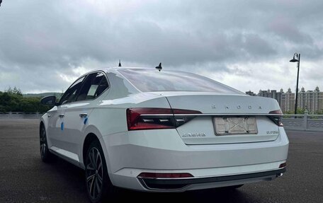 Skoda Superb III рестайлинг, 2022 год, 1 965 000 рублей, 6 фотография