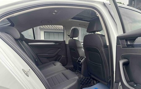 Skoda Superb III рестайлинг, 2022 год, 1 965 000 рублей, 12 фотография
