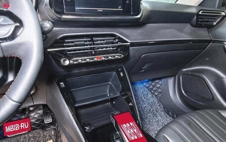 Peugeot 2008 II, 2023 год, 1 350 000 рублей, 18 фотография