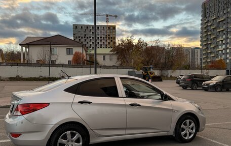 Hyundai Solaris II рестайлинг, 2013 год, 670 000 рублей, 2 фотография