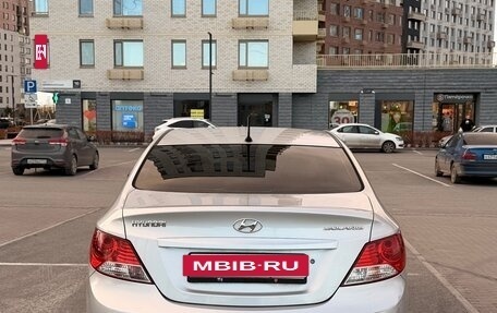 Hyundai Solaris II рестайлинг, 2013 год, 670 000 рублей, 4 фотография