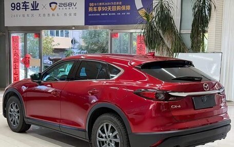 Mazda CX-4, 2023 год, 1 740 000 рублей, 4 фотография