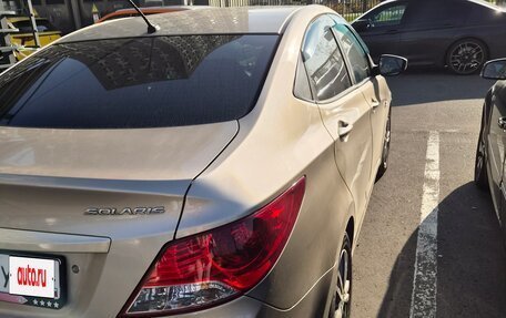 Hyundai Solaris II рестайлинг, 2011 год, 700 000 рублей, 4 фотография