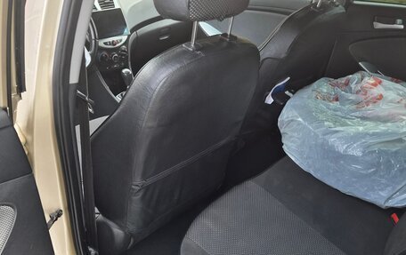Hyundai Solaris II рестайлинг, 2011 год, 700 000 рублей, 10 фотография