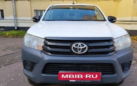 Toyota Hilux VIII, 2017 год, 1 900 000 рублей, 3 фотография