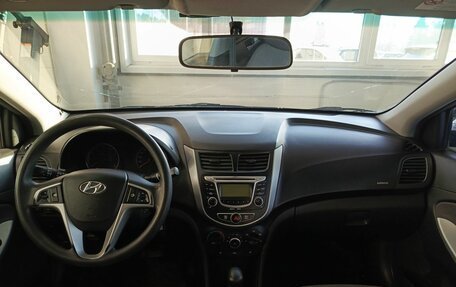 Hyundai Solaris II рестайлинг, 2011 год, 597 000 рублей, 17 фотография
