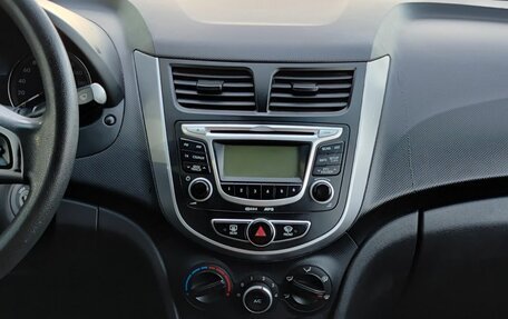 Hyundai Solaris II рестайлинг, 2011 год, 597 000 рублей, 18 фотография